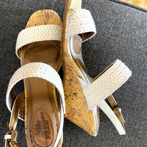 White wedges 6.5 - Picture 1 of 4